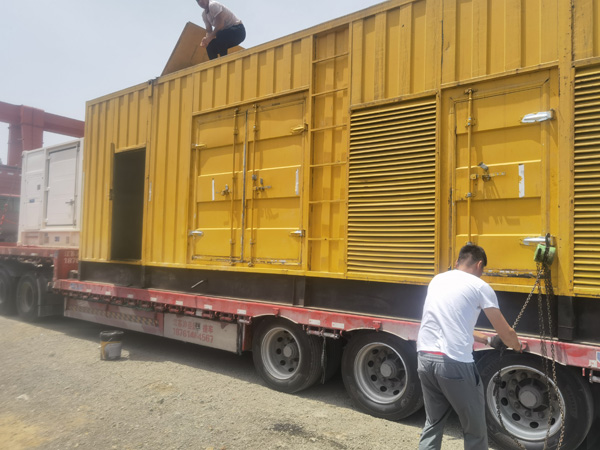 凤翔除了负载情况和发动机维护，还有哪些因素会影响 200kw 柴油发电机的油耗？