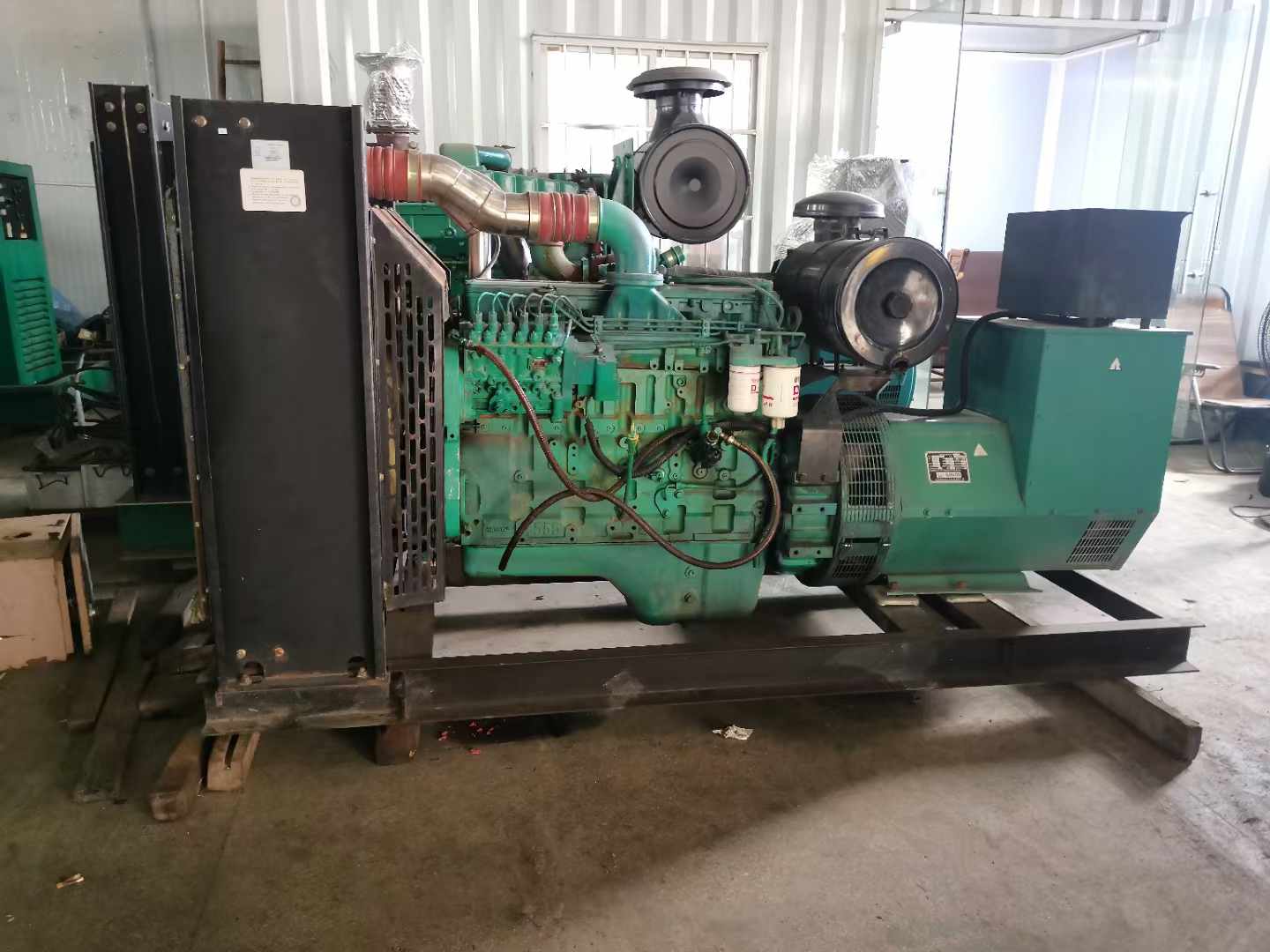 凤翔发电机租赁如何确定电缆的承载电流是否在安全范围内？