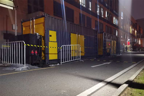 凤翔柴油发电机组的输出电压是如何调节的？